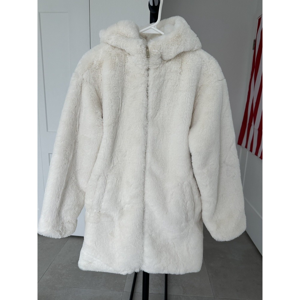 Women's creamy white coat. incredibly soft and warm.PRIMARK 2XS  (L69)